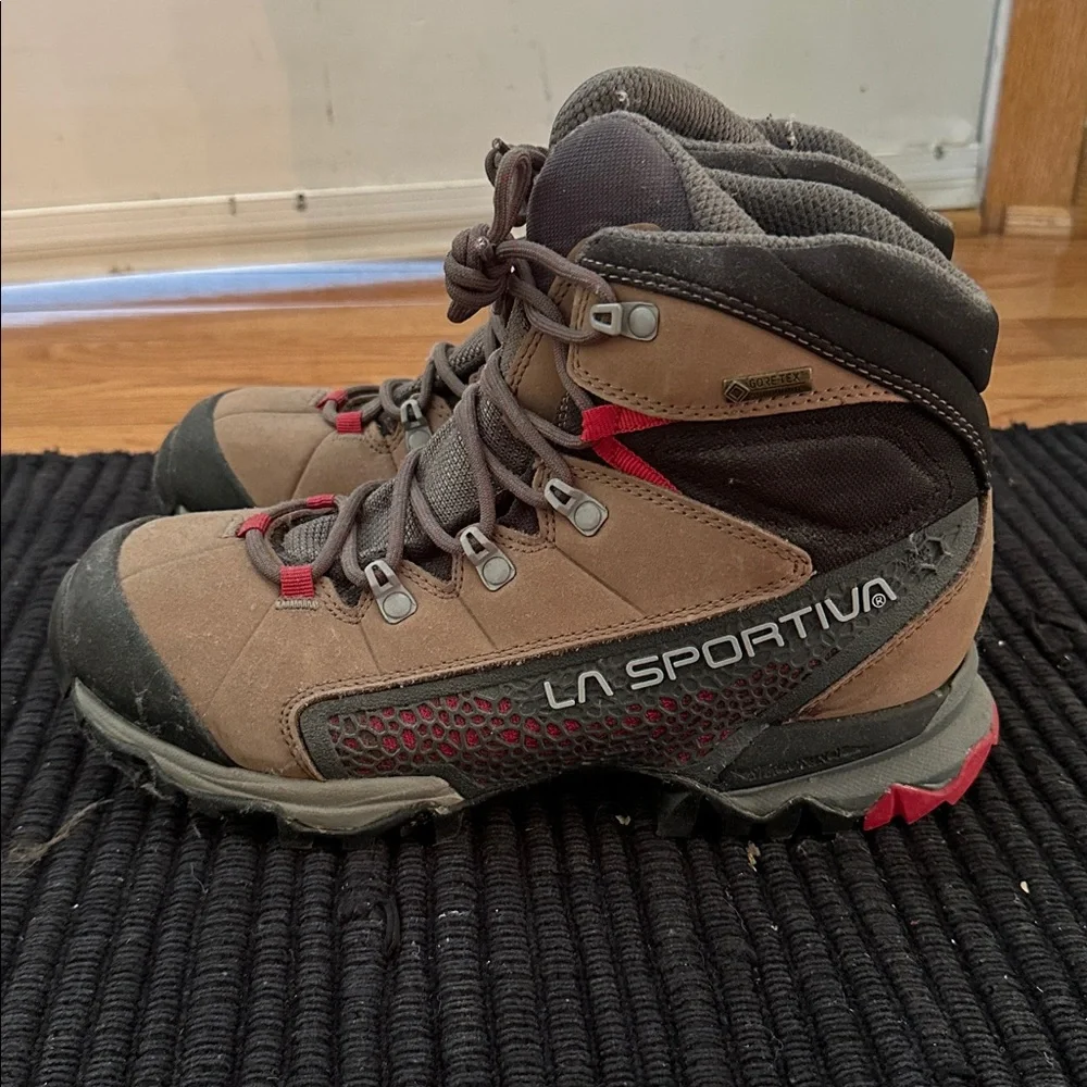 La sportiva Nucleo High GTX Women's Boots - Picture 1 of 5
